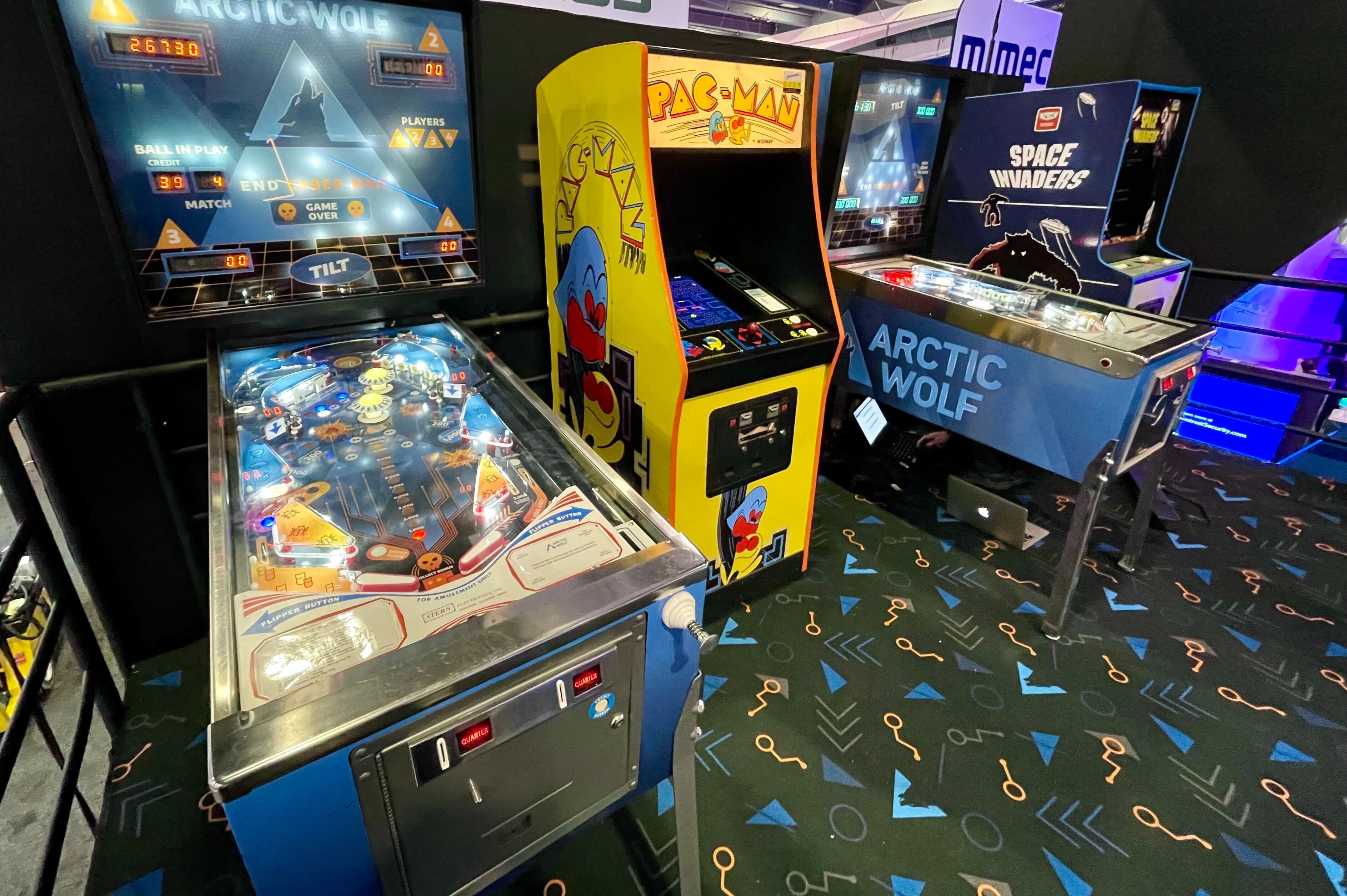 A custom Arctic Wolf pinball machine at RSAC.