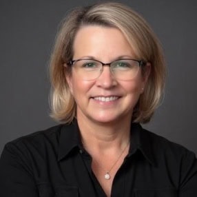 Patricia Titus headshot