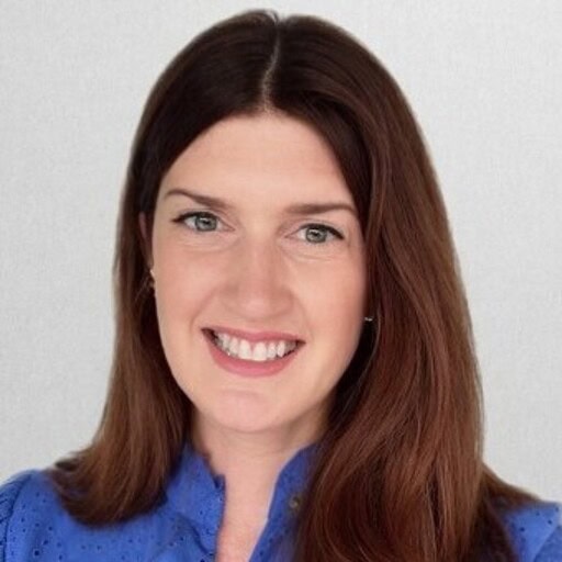 Laura Ellis headshot