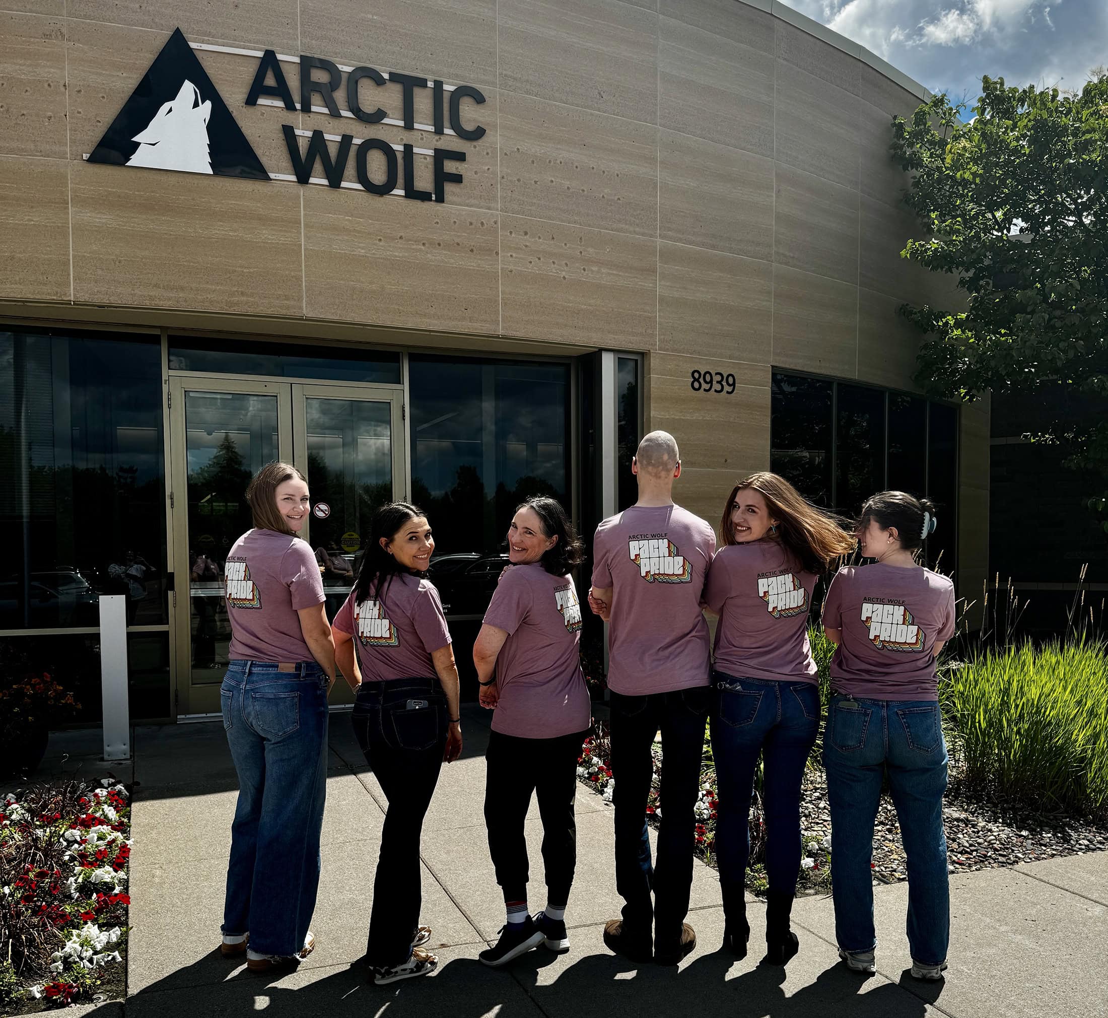 Arctic Wolf Proud Wolves gallery image
